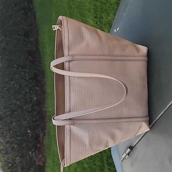 DKNY Croc Embossed Cream Leather Tote Bag with Tag - Picture 3 of 13